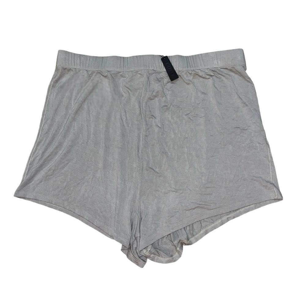 Skims NWT light sage green pajama shorts women’s size XL